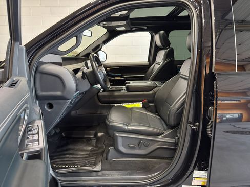 Used 2025 Ford Expedition Max Platinum w/ Stealth Performance Package AWD/4WD image 16