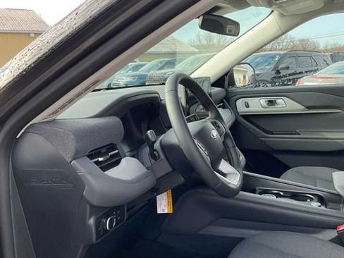 Used 2026 Ford Explorer Active AWD/4WD image 22