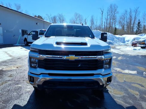 Used 2025 Chevrolet Silverado 2500 LT w/ Convenience Package image 9