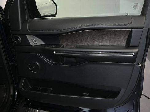 Used 2021 Ford Expedition Limited AWD/4WD image 15