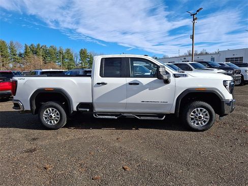 Used 2024 GMC Sierra 2500 Pro w/ Convenience Package image 7