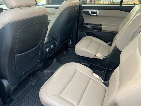 Used 2020 Ford Explorer XLT w/ Equipment Group 202A image 16