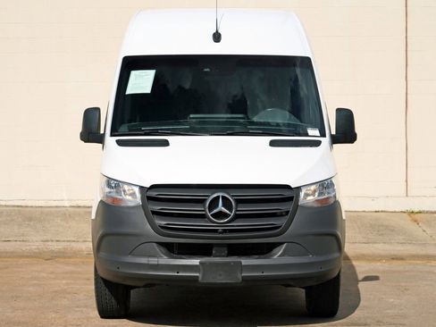 Used 2023 Mercedes-Benz Sprinter 2500 image 42