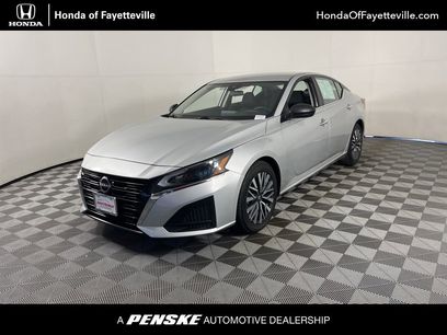 Used 2024 Nissan Altima 2.5 SV