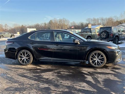 Used 2023 Toyota Camry SE image 37