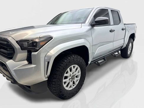 Used 2025 Toyota Tacoma SR AWD/4WD image 11