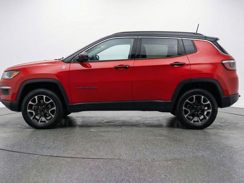 Used 2025 Jeep Compass Trailhawk image 5