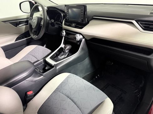 Used 2020 Toyota RAV4 XLE w/ Convenience Package AWD/4WD image 25