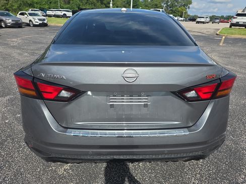Used 2023 Nissan Altima 2.5 SR w/ SR Premium Package FWD image 5