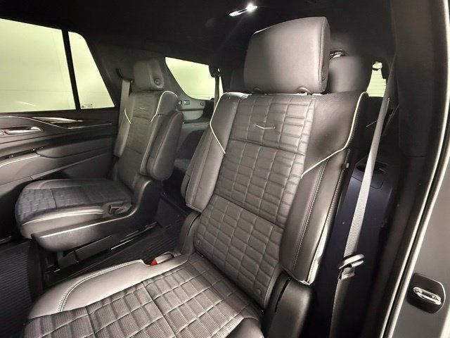 Used 2024 Cadillac Escalade Sport Platinum w/ LPO, ONYX Package AWD/4WD image 20
