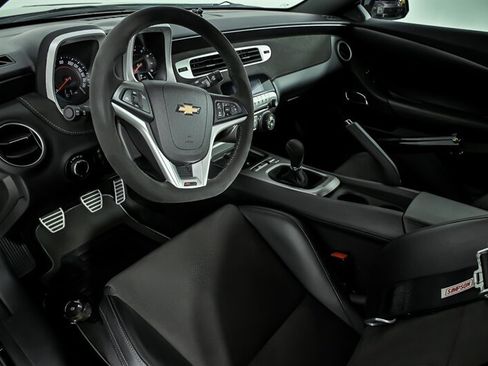 Used 2015 Chevrolet Camaro Z/28 RWD image 14