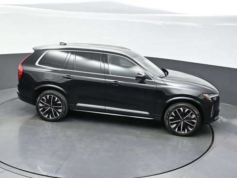 Used 2025 Volvo XC90 B5 Ultra AWD/4WD image 36
