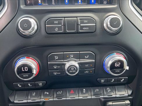 Used 2022 GMC Sierra 2500 AT4 w/ AT4 Premium Plus Package AWD/4WD image 34