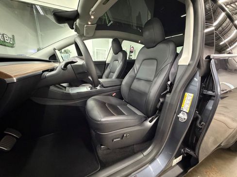 Used 2023 Tesla Model Y Long Range AWD/4WD image 9