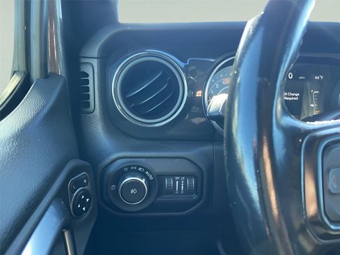 Used 2021 Jeep Wrangler Unlimited Sport image 24