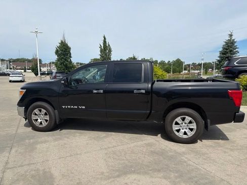 Used 2018 Nissan Titan SV w/ SV Convenience Package AWD/4WD image 7