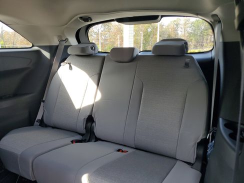 New 2025 Toyota Sienna LE image 14