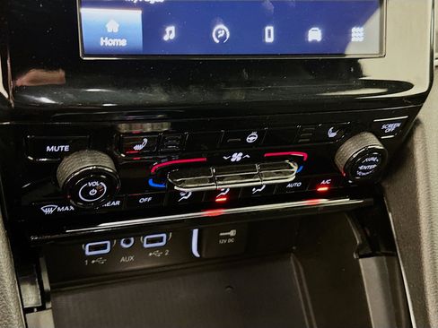 Used 2023 Jeep Grand Cherokee Altitude image 23