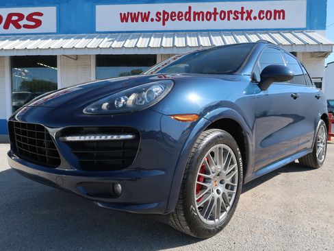 Used 2014 Porsche Cayenne GTS AWD/4WD image 5