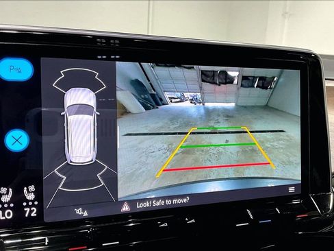 Used 2025 Volkswagen Atlas SE image 29