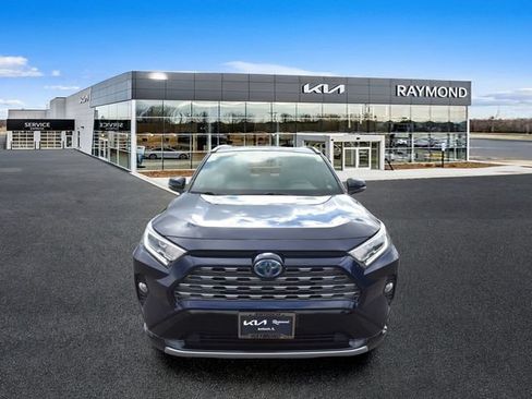 Used 2019 Toyota RAV4 XSE w/ XSE Weather Package AWD/4WD image 8