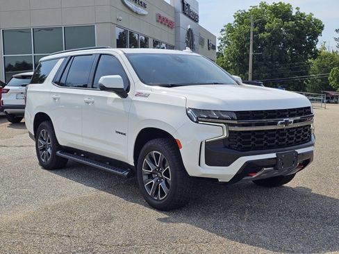 Used 2021 Chevrolet Tahoe Z71 w/ Luxury Package AWD/4WD image 6