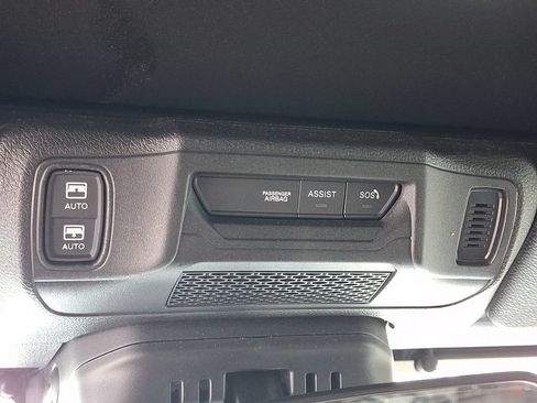 Used 2024 Jeep Wrangler Unlimited AWD/4WD image 23