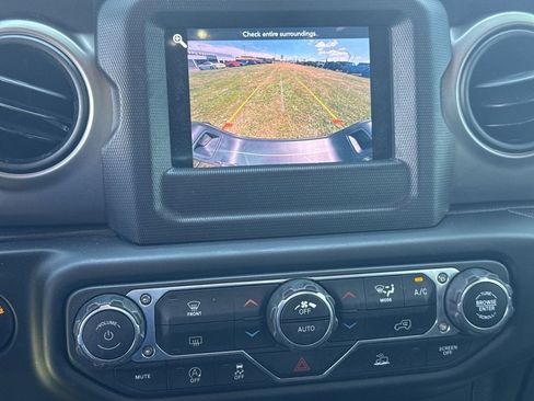 Used 2020 Jeep Gladiator Sport w/ Quick Order Package 24S AWD/4WD image 28