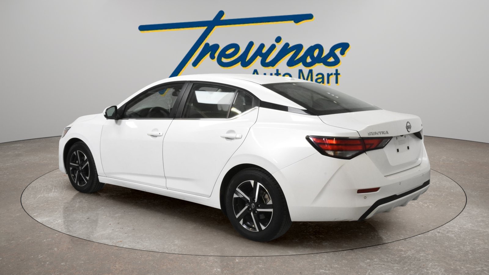 Used 2024 Nissan Sentra SV FWD image 8