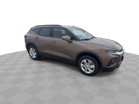 Certified 2019 Chevrolet Blazer LT image 2