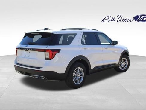 New 2026 Ford Explorer Active w/ Active Comfort Package image 3