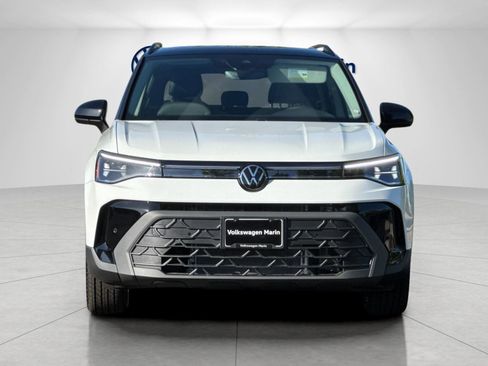 New 2026 Volkswagen Taos SE FWD image 8