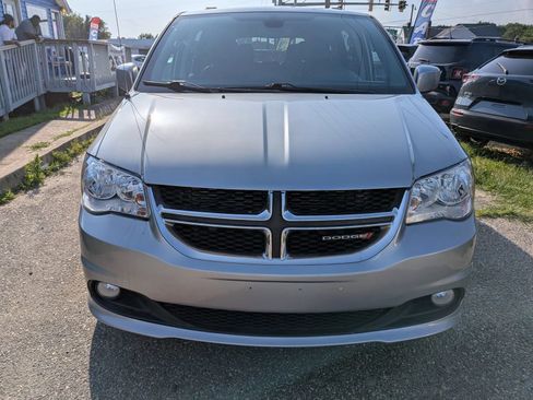 Used 2019 Dodge Grand Caravan SXT FWD image 9