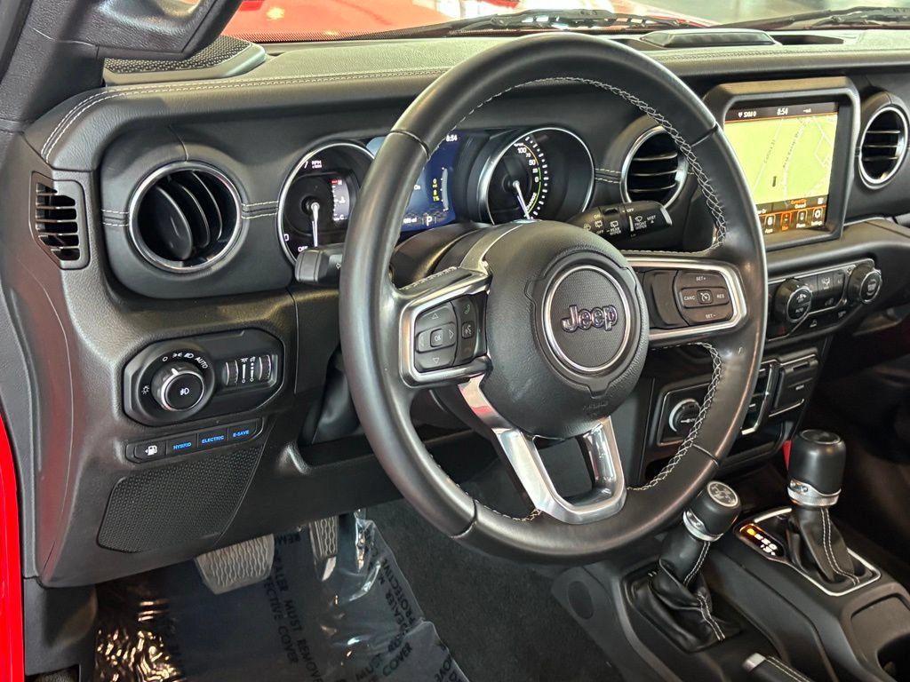 Used 2022 Jeep Wrangler Unlimited Sahara AWD/4WD image 18