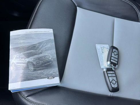 Used 2022 Ford Explorer XLT w/ Equipment Group 202A image 25