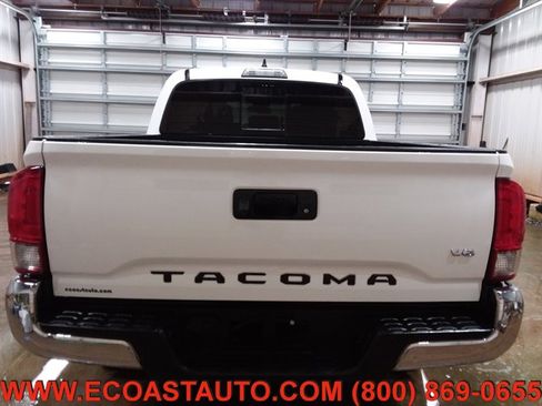 Used 2017 Toyota Tacoma TRD Off-Road w/ Tow Package image 8
