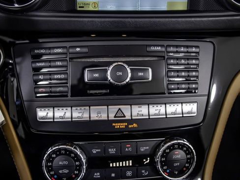 Used 2013 Mercedes-Benz SL 550 image 28