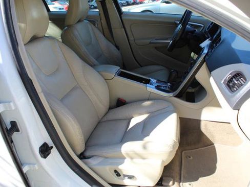 Used 2012 Volvo S60 T5 image 21