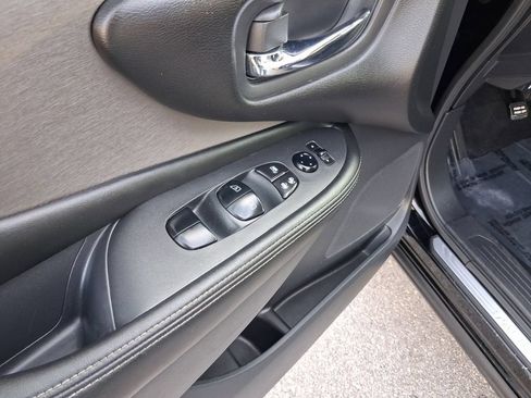 Used 2023 Nissan Murano S FWD image 16