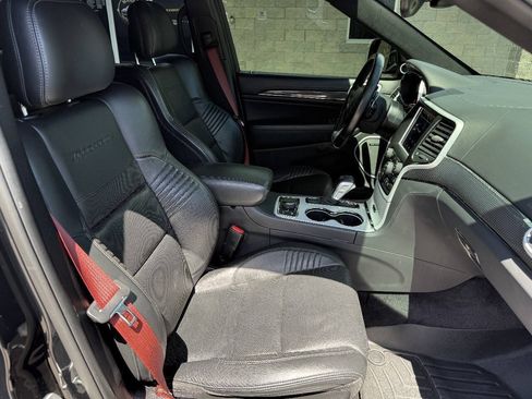 Used 2018 Jeep Grand Cherokee Trackhawk AWD/4WD image 18