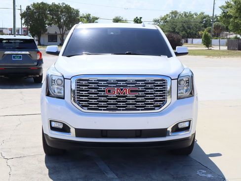 Used 2018 GMC Yukon XL Denali w/ Denali Ultimate Package AWD/4WD image 4