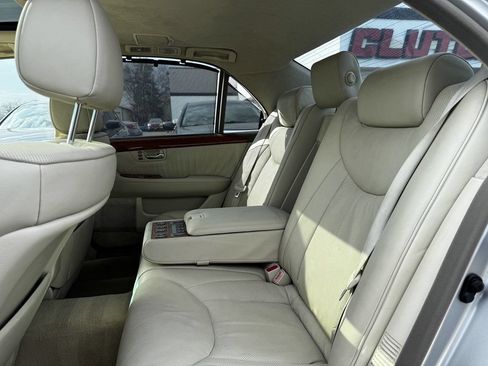 Used 2005 Lexus LS 430 w/ Ultra Luxury Pkg RWD image 16