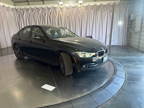 Used 2018 BMW 330i Sedan w/ Convenience Package RWD image 2