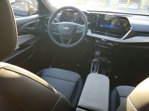 New 2026 Chevrolet Trax LT image 7