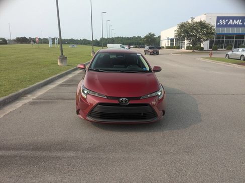 Used 2024 Toyota Corolla LE FWD image 8