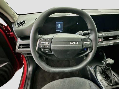 Used 2025 Kia K4 FWD image 18