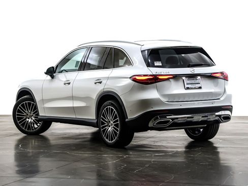 New 2026 Mercedes-Benz GLC 300 image 12