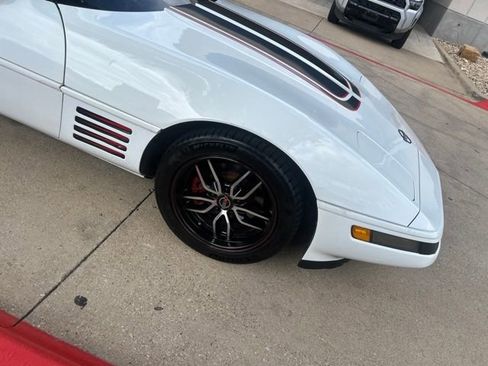 Used 1992 Chevrolet Corvette Coupe RWD image 11