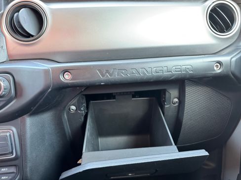 Used 2021 Jeep Wrangler Unlimited Sport AWD/4WD image 24