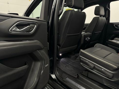Used 2023 GMC Yukon XL SLT w/ SLT Premium Package AWD/4WD image 45